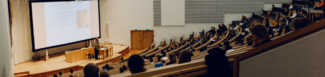A picture of a college lecture taking place