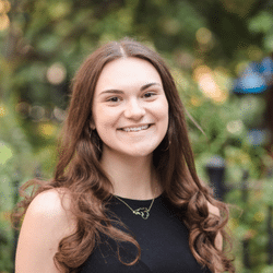 DM Headshot Dagny McKinley headshot
